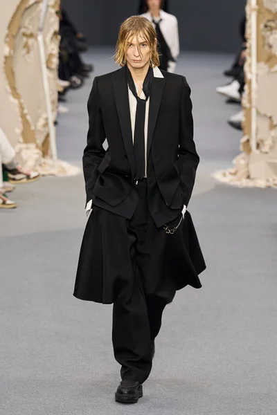 Look 2